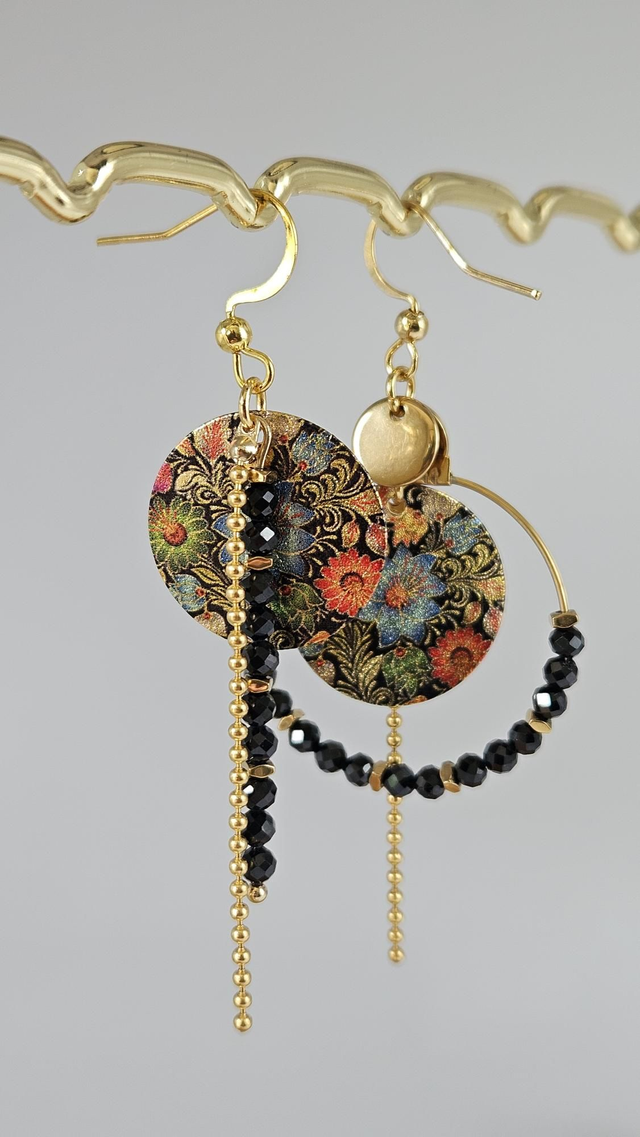 Boucles d&#039;oreilles asymétriques 