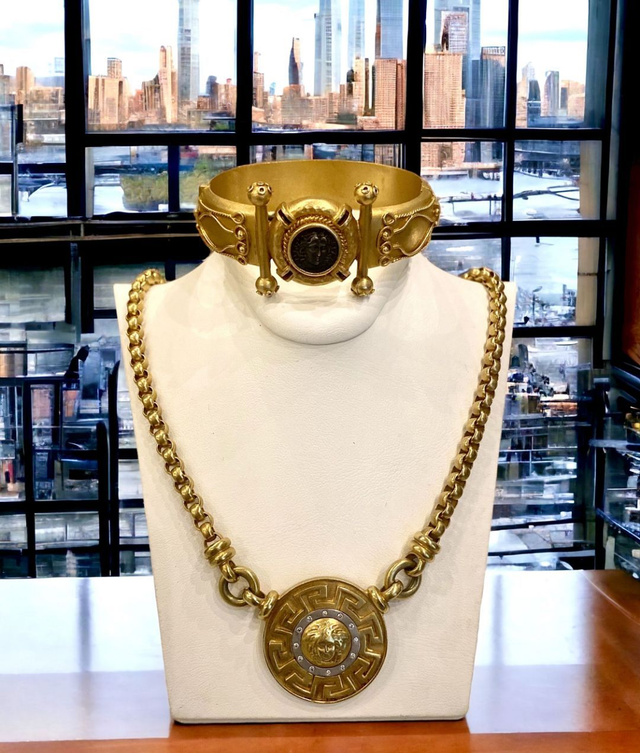Exclusive Versace-inspired Set