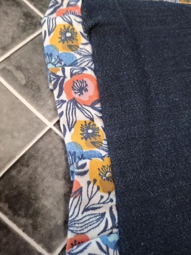 Trousse à froufrous - Jeans x Fleurs colorées