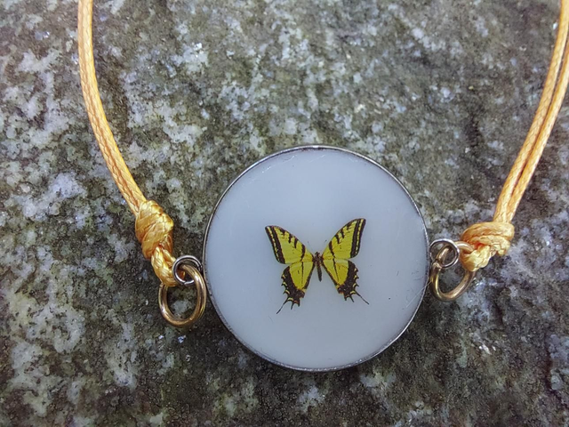 Bracelet papillon jaune