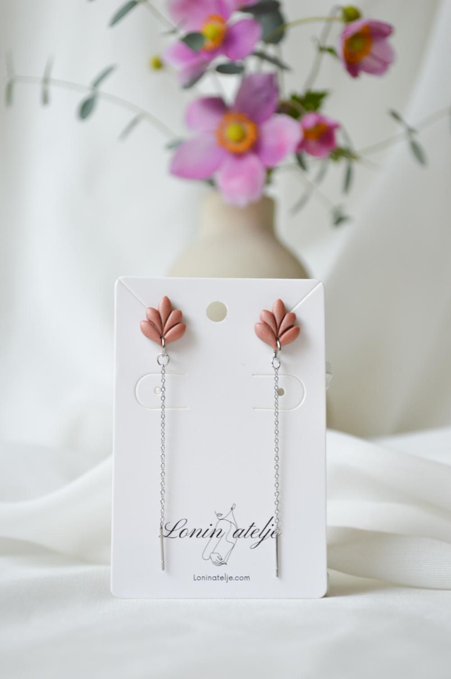 Nude Elegance Kolekcija - Nude roza viseči listi s srebrno vrvico