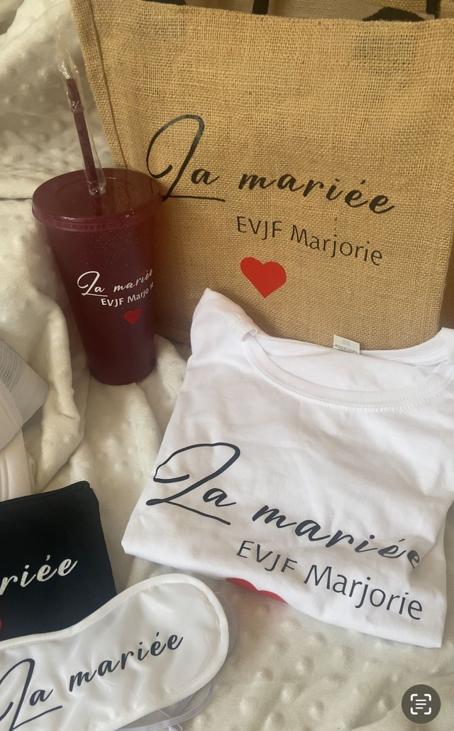 Kit complet EVJF La Mariée - Team de la mariée: Sac + Gobelet+ casquette + tshirt + trousse+ cache yeux + badge