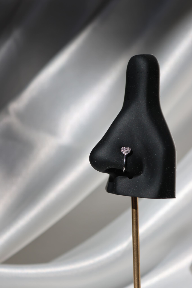 Faux piercing de nez Hearty argent