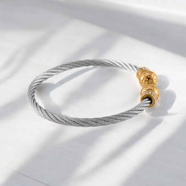 Stunning Dual Metal Strachable Bangle.