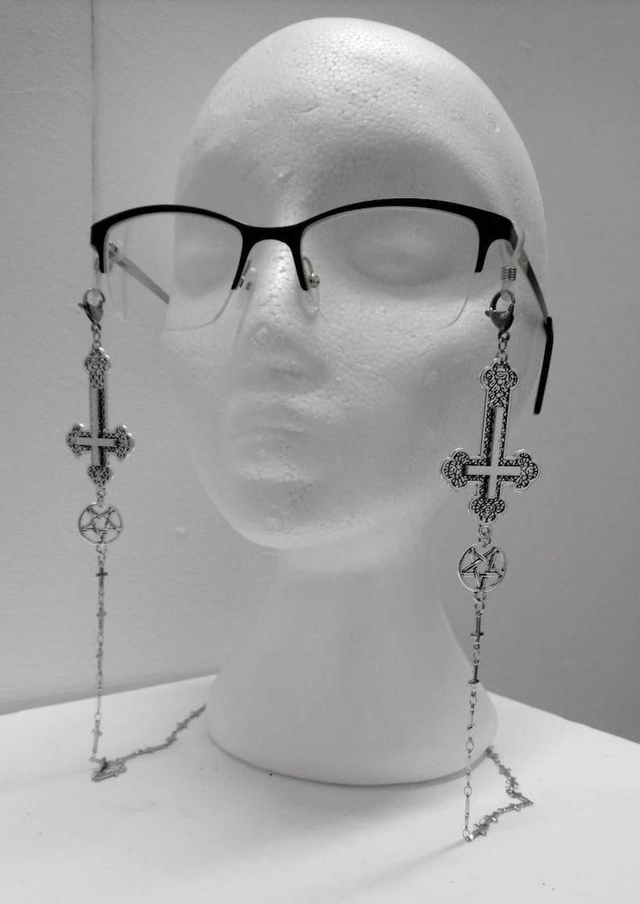 Satanic glasses chain