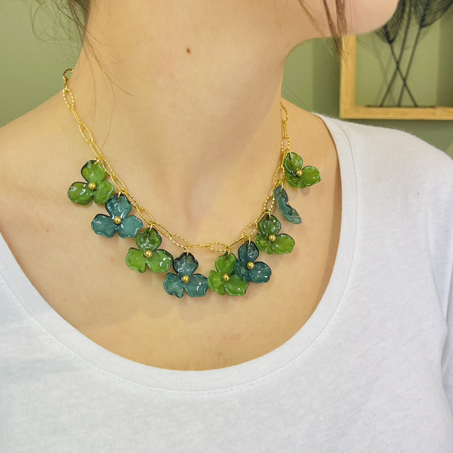 Collier grosse maille fleur résine 