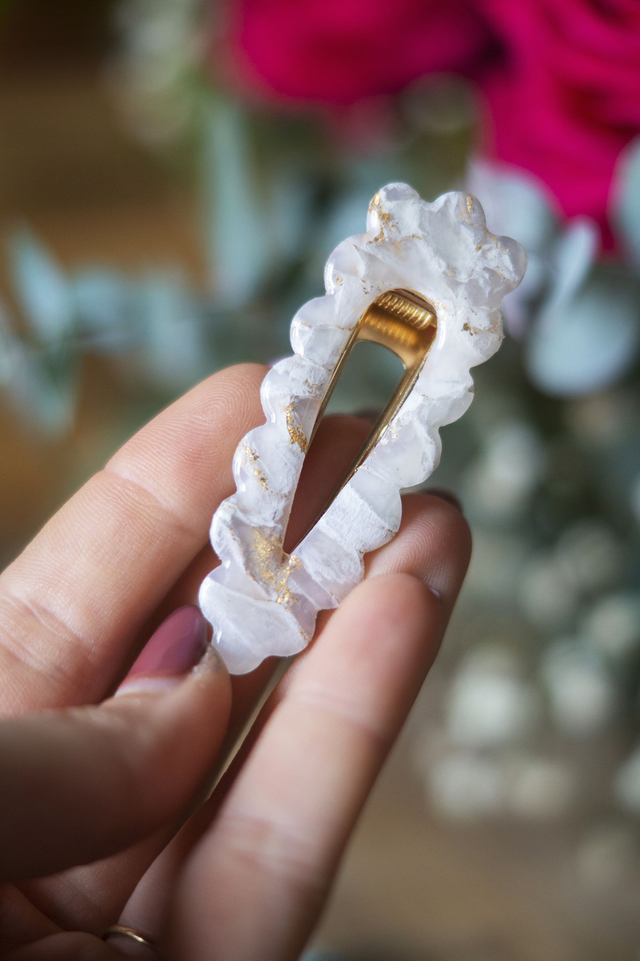 Coloris blanc - Barrette fleur