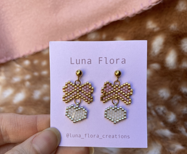 Boucles d'oreilles 🎀🤍