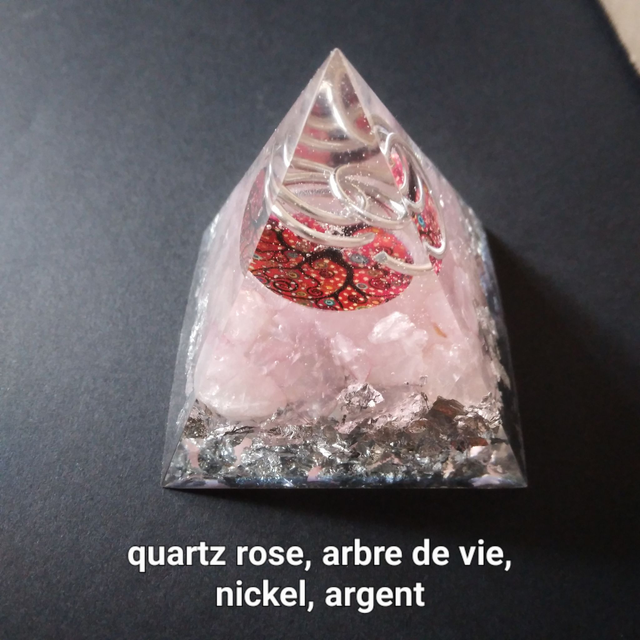 orgonite   pyramide quartz rose