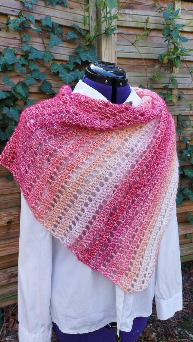 Châle rayé dégradés de rose