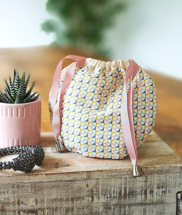 Jewellery Pouch - Pink Pastel Geometric