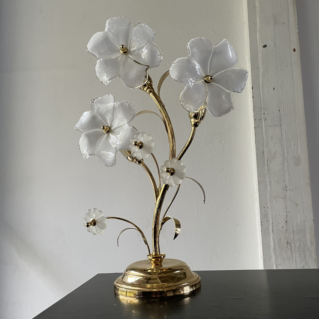 Hollywood regency glass flowers lamp 