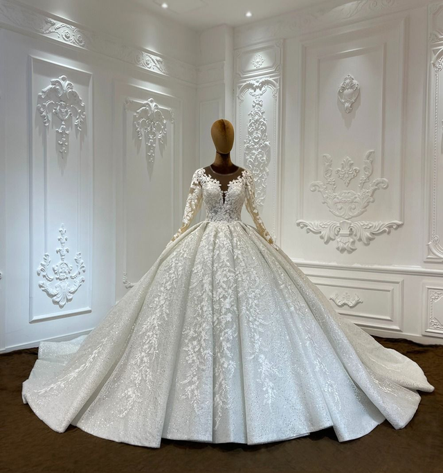 Robe de Mariée Princesse Luxury Handmade Col V Brodée