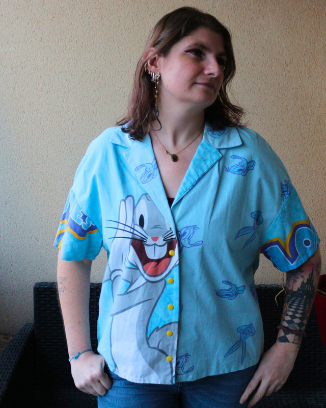 🥕 Chemise Upcyclée – « Looney Tunes Mania » – Taille 38