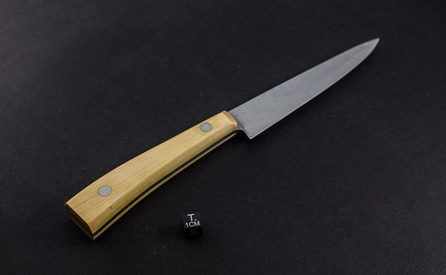 Couteau utile design - manche en buis, lame carbone