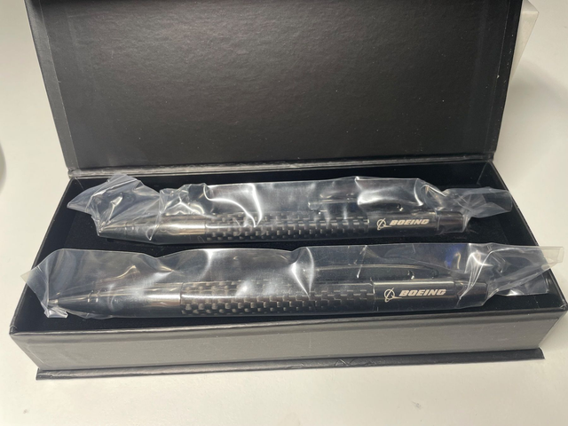 Kugelschreiber und Bleistift Boeing Karbon Design