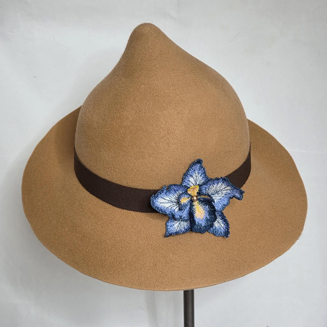 Chapeau Flower large avec fleur en broderie 3D