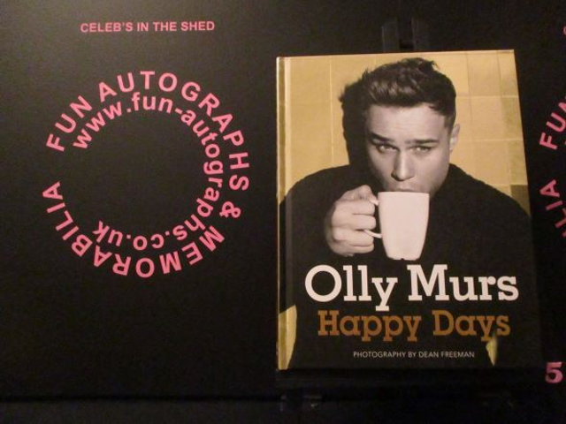 Olly Murs 'Happy Days' Authentic Autographed Hardback Book (5)