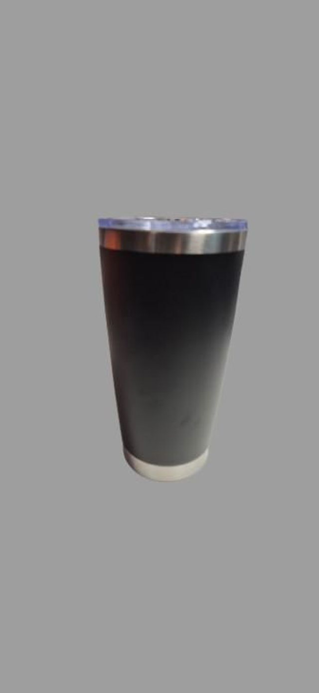 Tumbler cone isotherme en inox base noir 590ml (à partir de 50€)