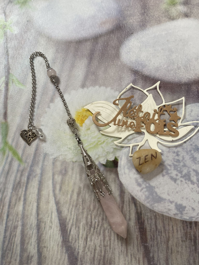Pendule pointe " Coeur" en Quartz rose