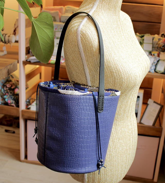 Sac sceau simili cuir bleu / Le petit atelier de Maya 