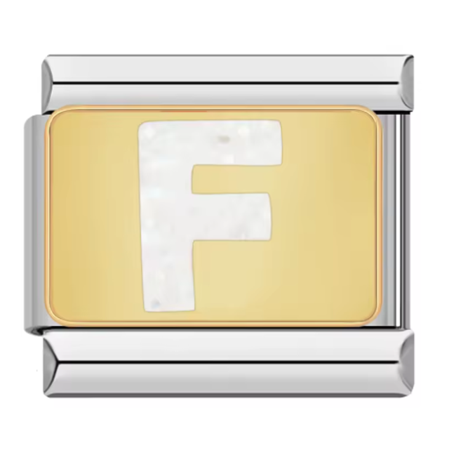 Charm "F" Fondo Dorado 