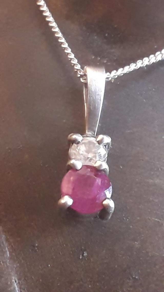 Pendentif rubis, zirconium, argent 925