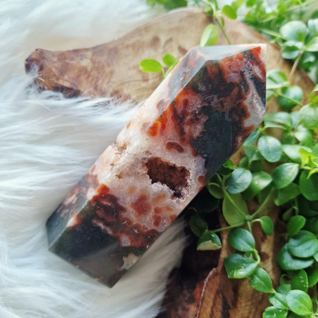 Red Moss Agate Point 417g