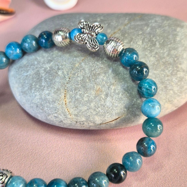 Bracelet élastique NOSY BE - Apatite Bleue & Papillon
