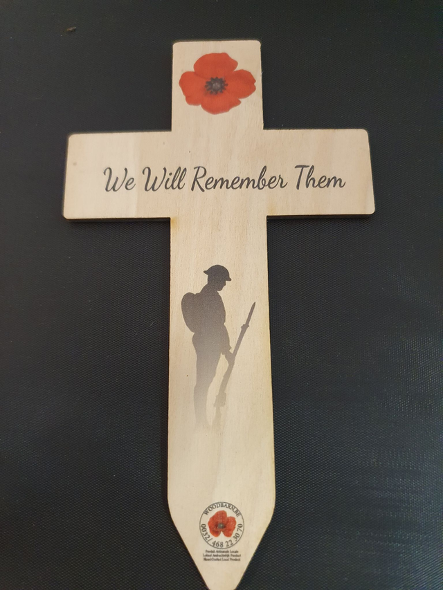 Houten kruisje poppy