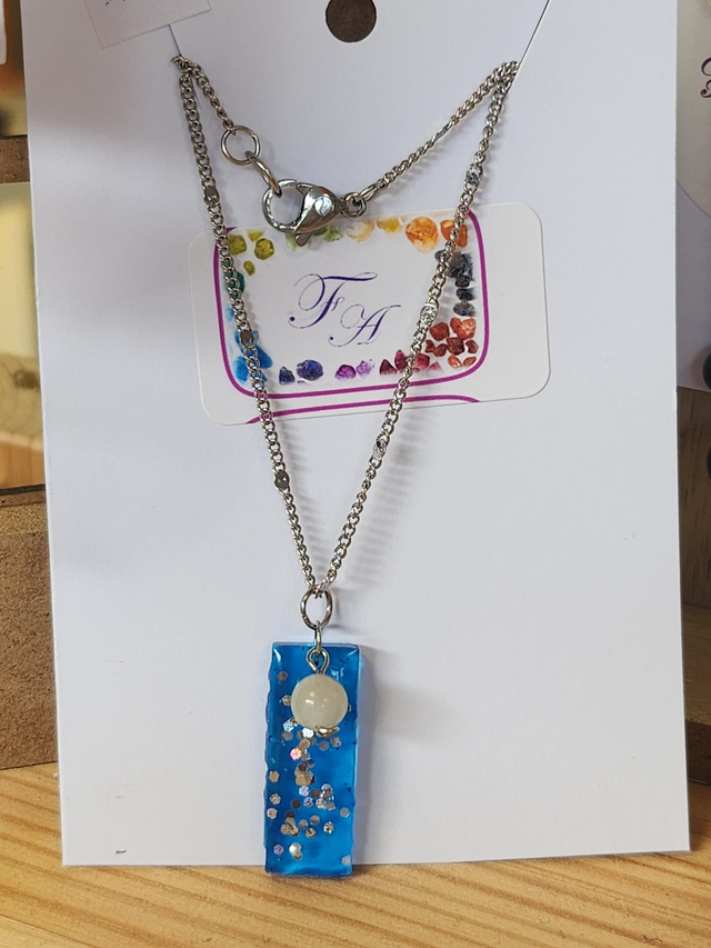 Rectangle bleu resine et opale