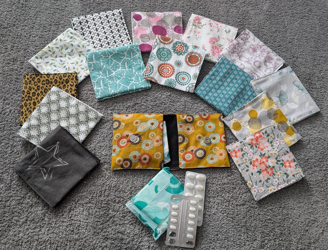 Pochette serviettes hygiéniques/ médicaments 