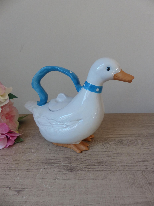 Théière artisanale en forme de canard ou d'oie avec foulard bleu peinte main, décoration originale cuisine, cadeau collectionneur Japon