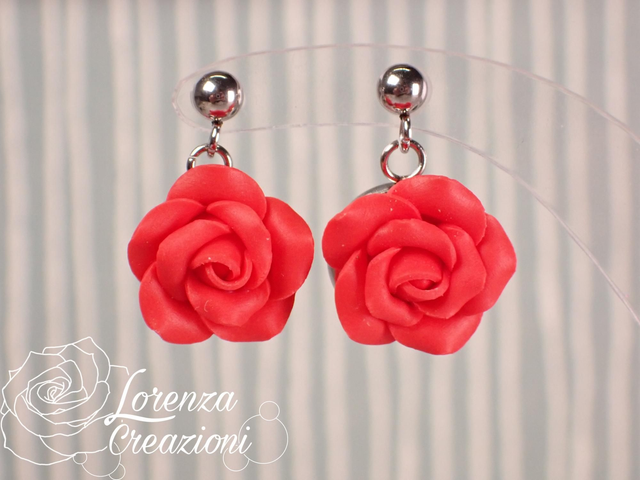 Orecchini pendenti rose rosse