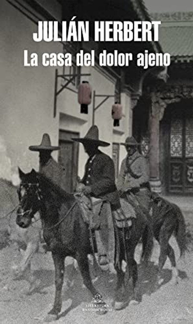 La casa del dolor ajeno: Crónica de un pequeño genocidio en La Laguna - Julian Herbert