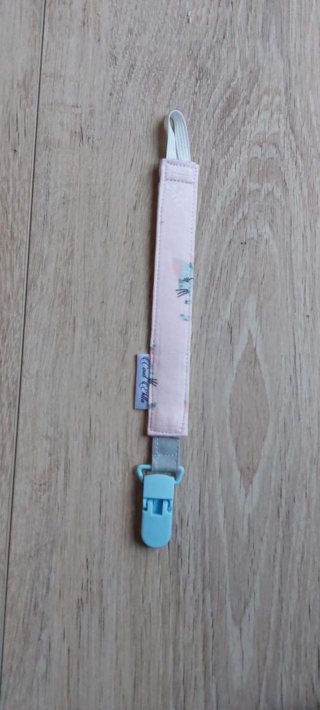 Attache sucette chat gris