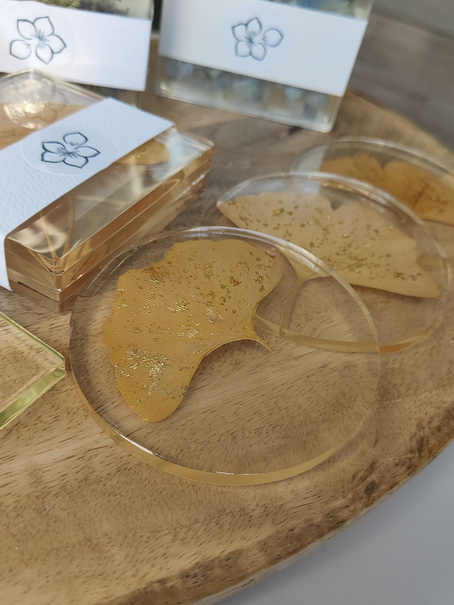 Sous-verres fleurs et résine