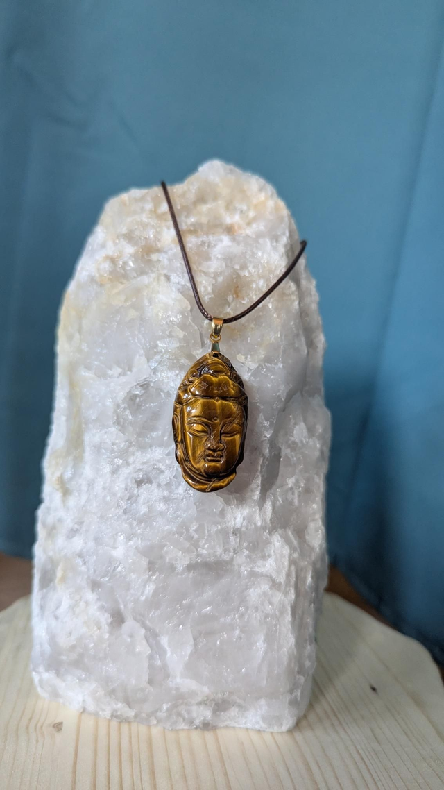 Pendentif tête de Bouddha en oeil de tigre 