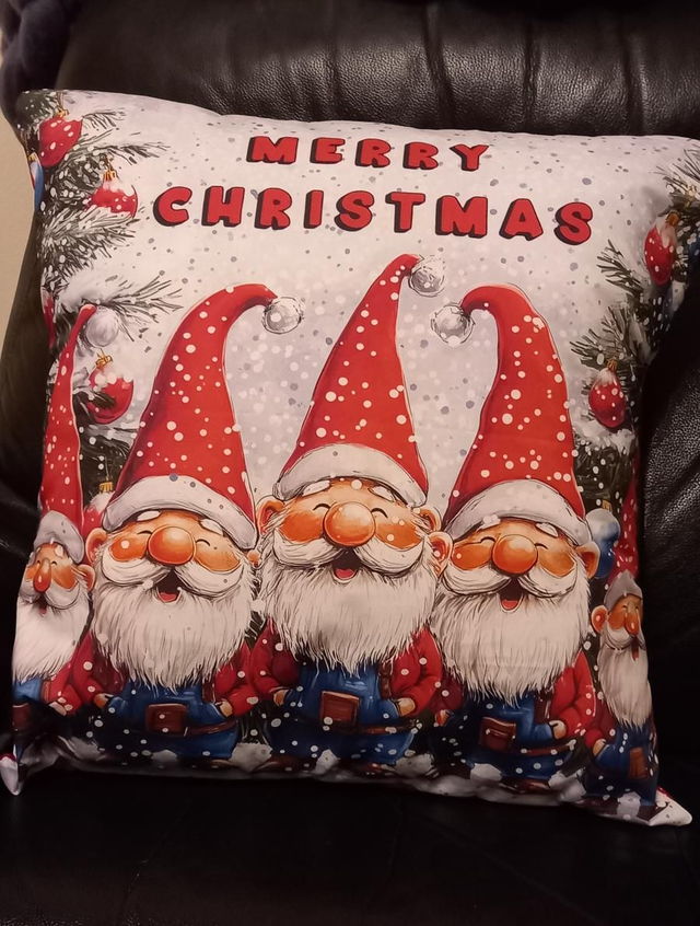 Christmas Cushion- Singing Gnomes