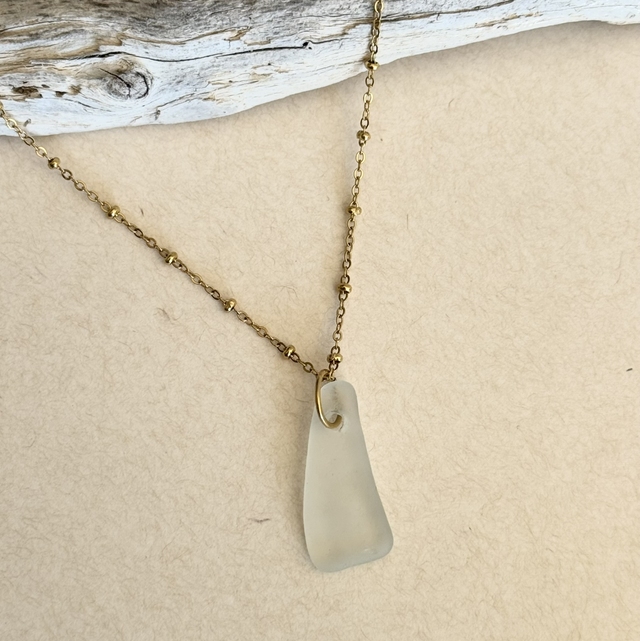 Collier Trésor marin doré blanc