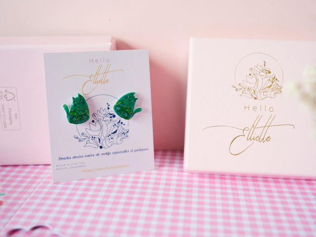 Boucles d'oreille puces forme (papillon, koala, Frida...)