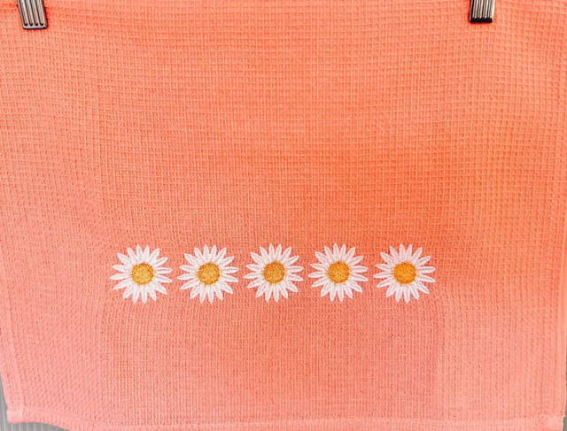 Embroidered Tea Towel - Spring Daisy