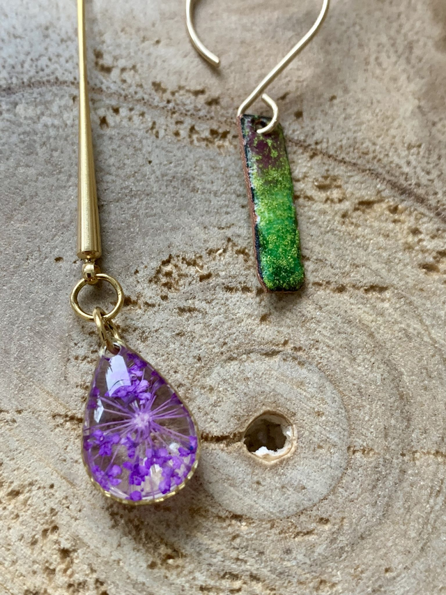Pièces uniques : boucles d'oreilles émail et fleurs séchées