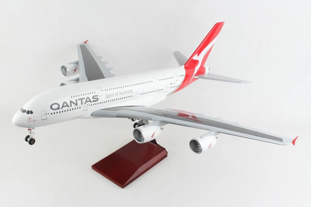 Qantas Airbus A380-800 (VH-OQF), 1:100 Skymarks