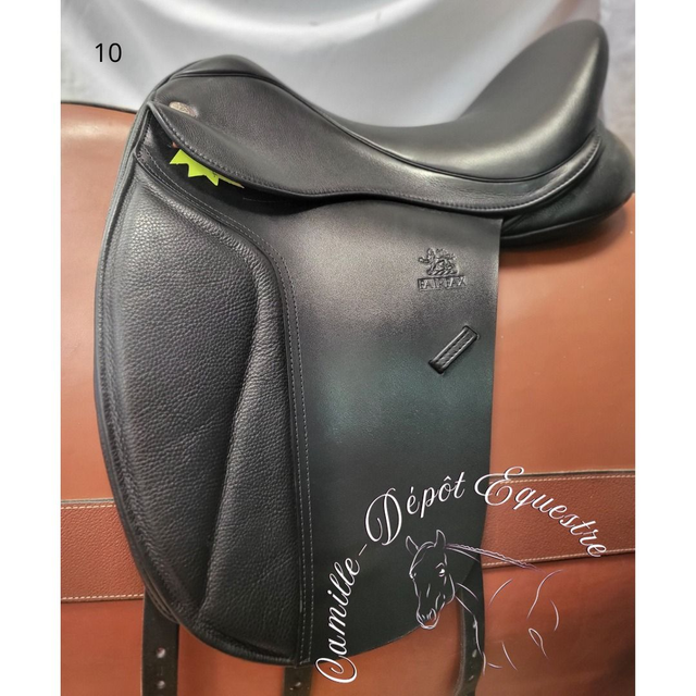 Selle de dressage Fairfax Classic Moveable Block 17" – Noire – Arcade Wide