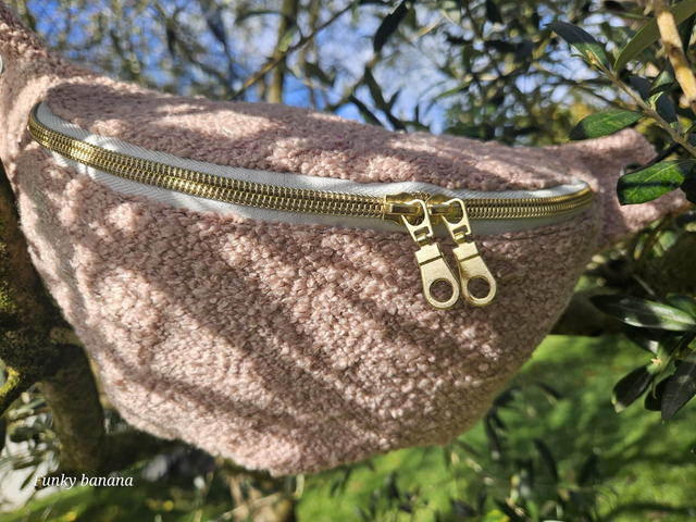 Banane classique Bouclette rose tendre taille S