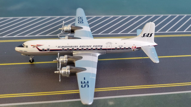 SAS DC-6 (SE-BDR), 1:400