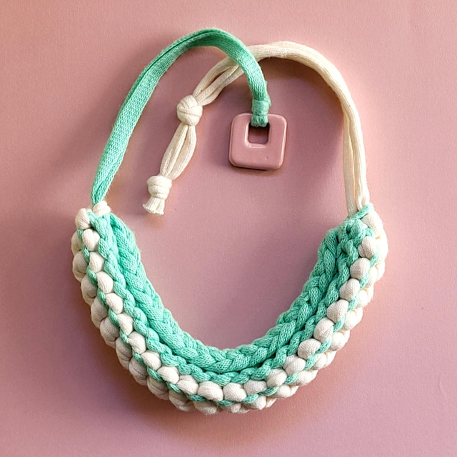 Knitted Yarn Necklace - Soft Mint