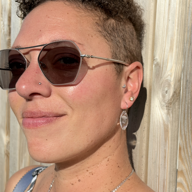 Boucles d’oreilles gouttes résine et améthyste