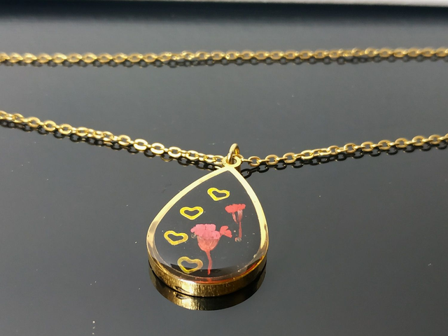 Collier doré fleuri d'Aubépine Epineuse